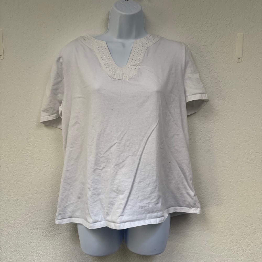 Rafaella XL white v-neck tshirt